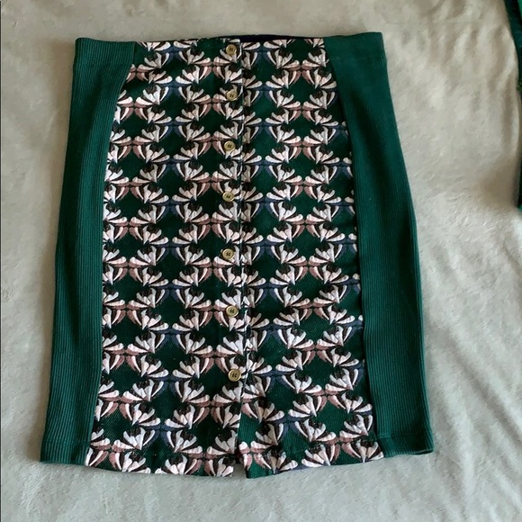 Anthropologie Dresses & Skirts - Anthropologie Green Printed Button Down Skirt